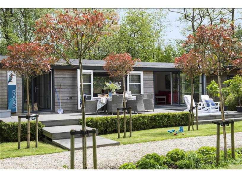 Houseboat Loosdrecht: Stylish floating home near Amsterdam - sleeps 6/8