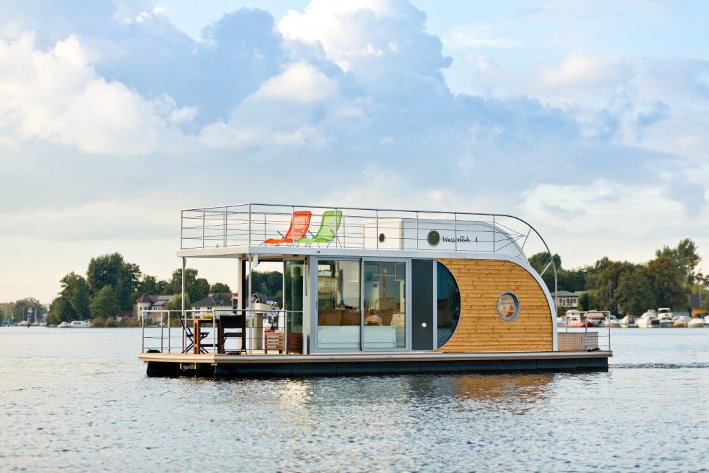 Houseboat Berlin: Berlin Houseboat sleeps 6